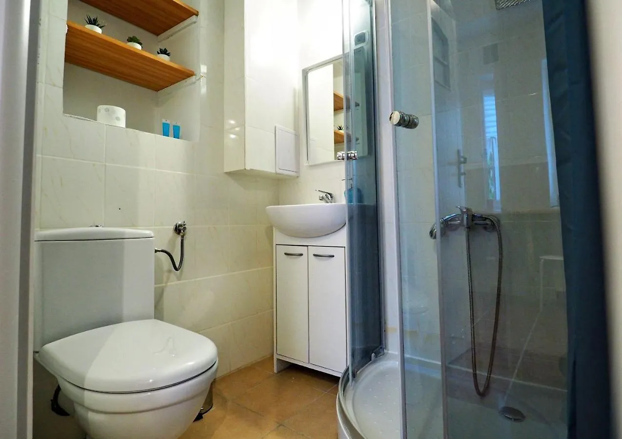 Wislna 4 By Homeprime Krakow Apartment